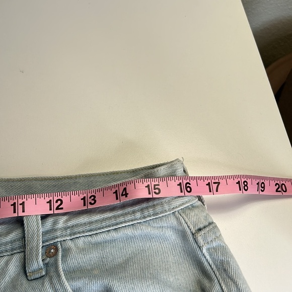 FREE PEOPLE JEANS MAGGIE MID-RISE DISTRESSED RAW HEM BUTTON FLY LIGHT BLUE SZ 30 - Picture 11 of 13